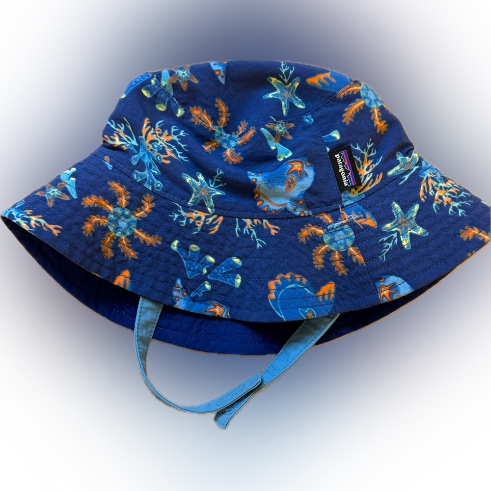 Patagonia reversible SPF bucket hat for babies. Size 6-12 months.